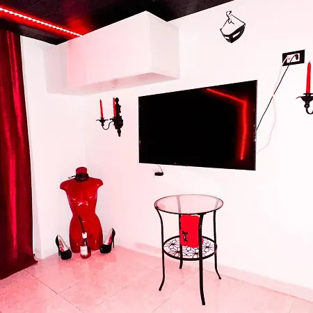 Privacy Escape - Private Parking Near Center Turin